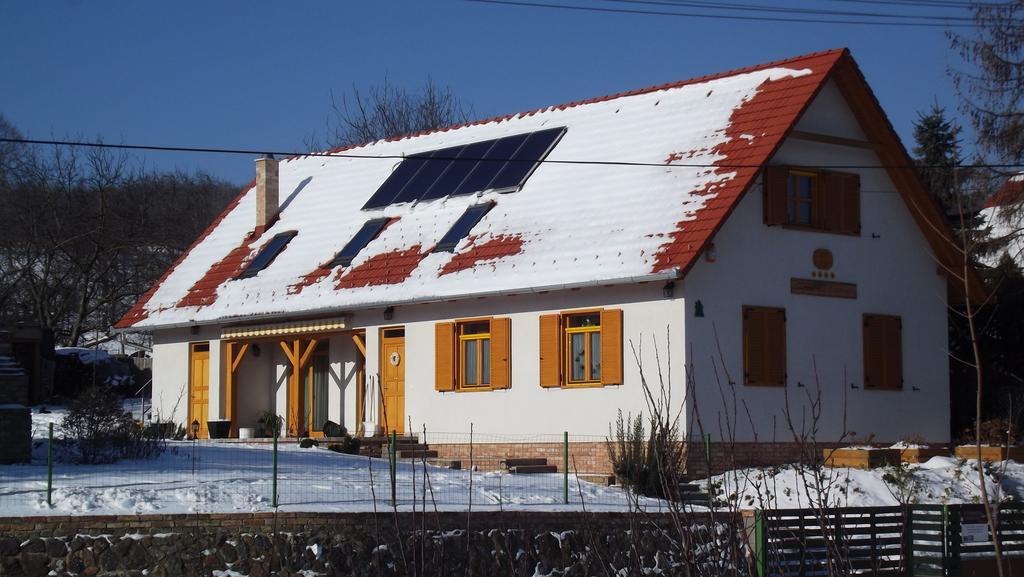 Rozmaring Vendégház Zengővárkony Exterior foto