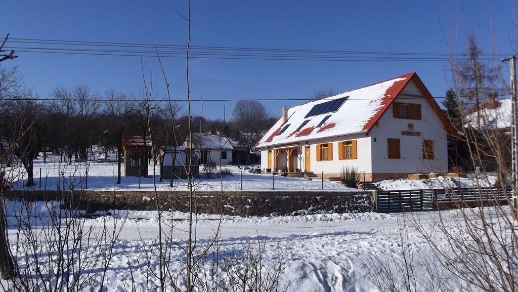 Rozmaring Vendégház Zengővárkony Exterior foto